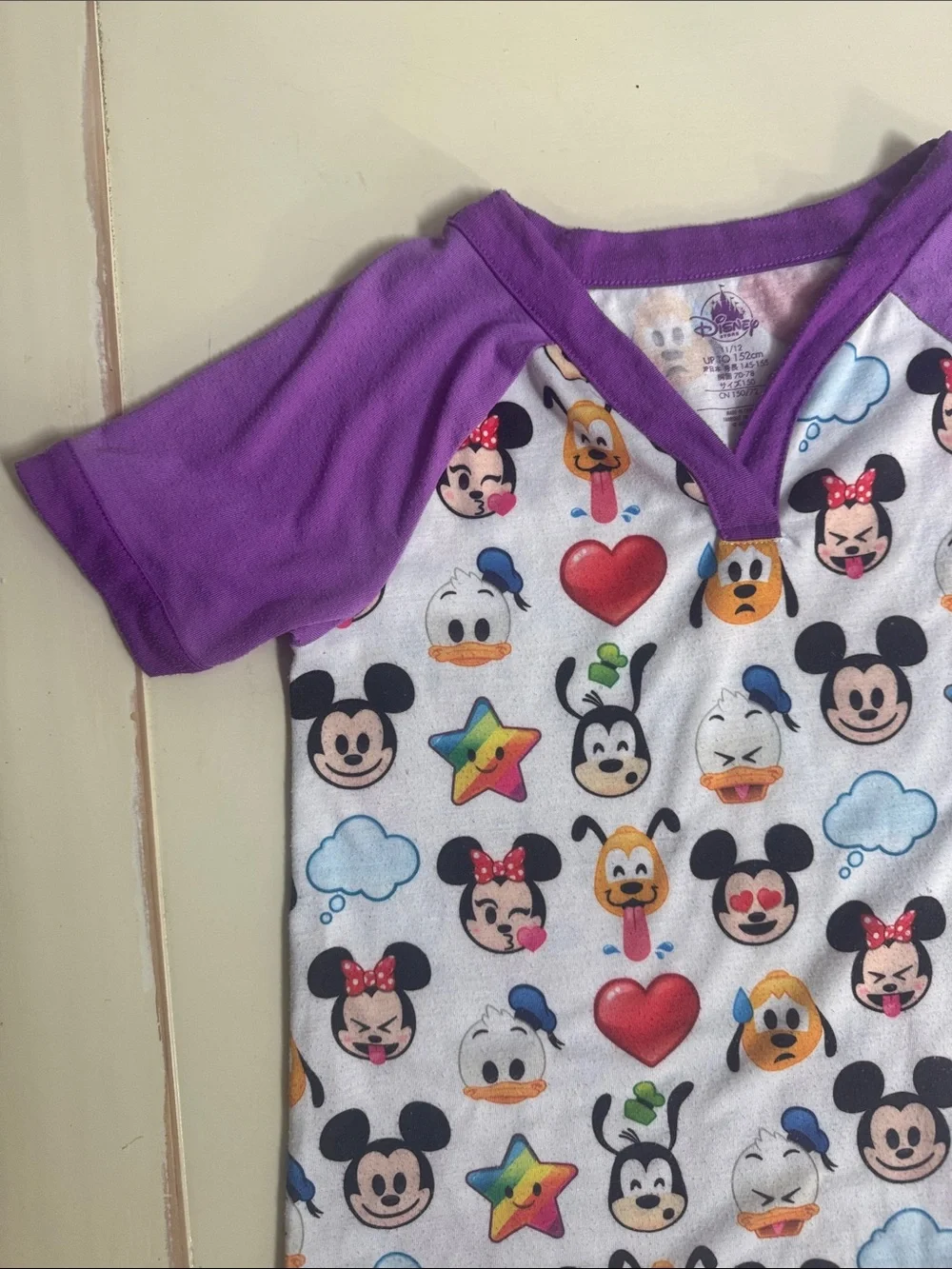 Disney White Nightgown with Purple Sleeves with Character Emoji Print size 11/12 - Picture 3 of 3